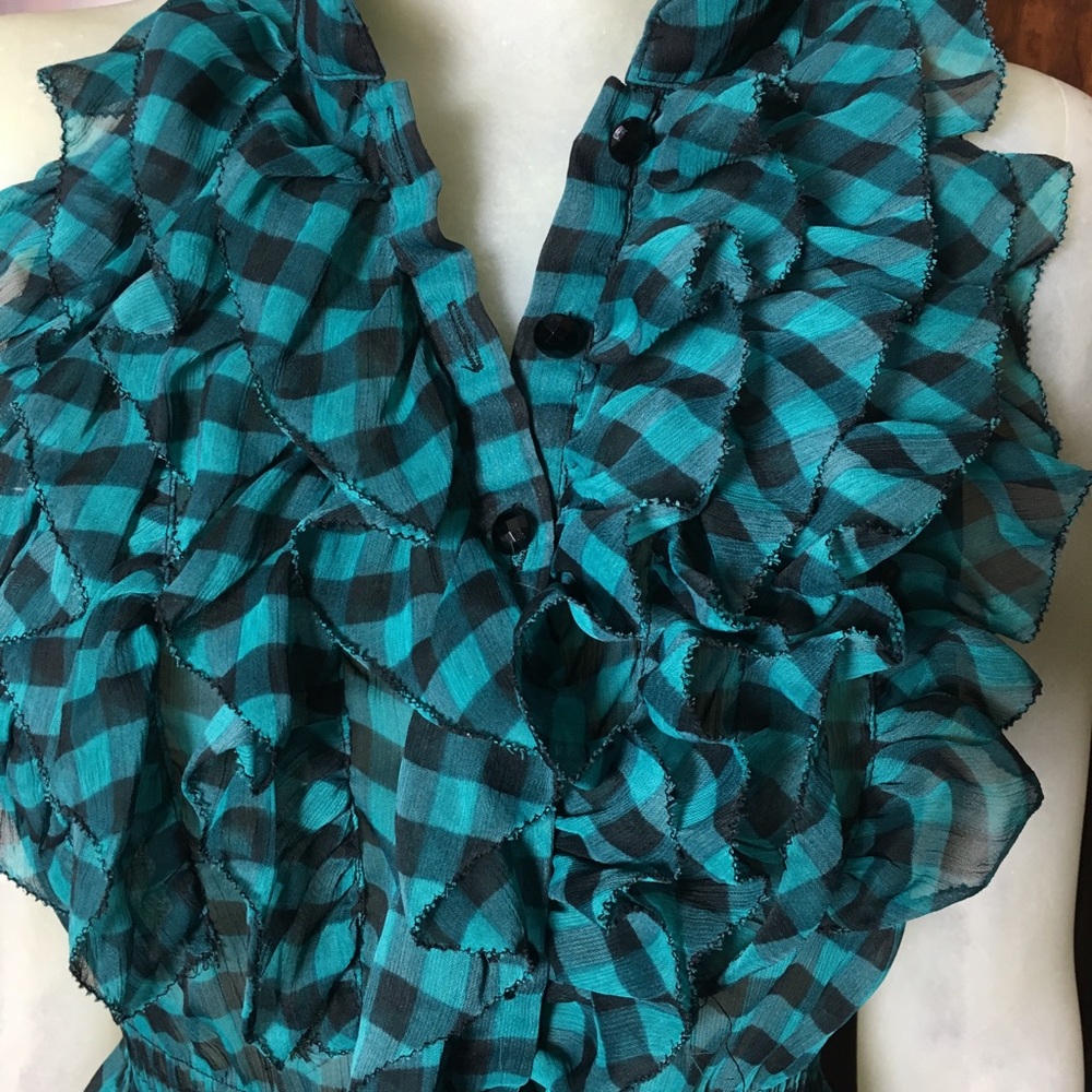 Checkered Ruffled Top - Picture 3 of 8